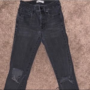 Madewell Distressed Black Sea 9” Skinny Jean 26